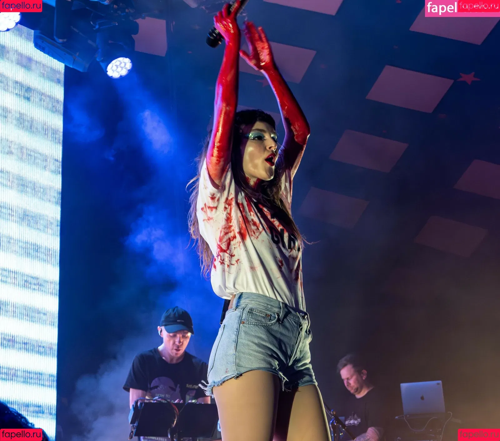Lauren Mayberry Onlyfans Photo Gallery 