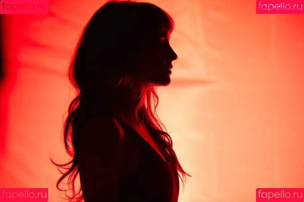Lauren Mayberry Onlyfans Photo Gallery 