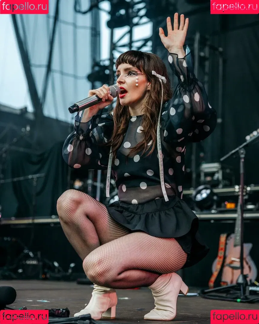 Lauren Mayberry Onlyfans Photo Gallery 