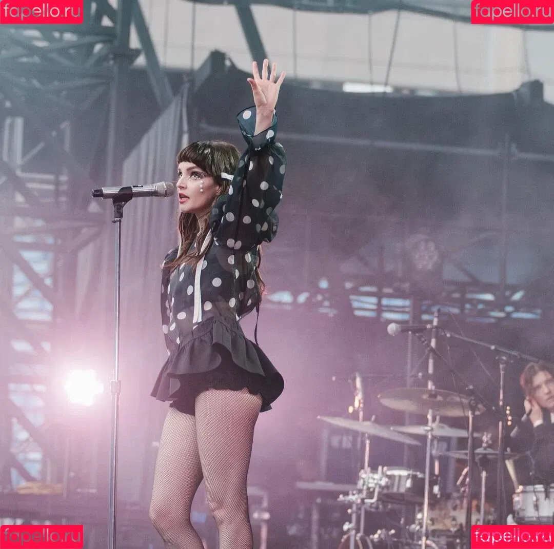 Lauren Mayberry Onlyfans Photo Gallery 