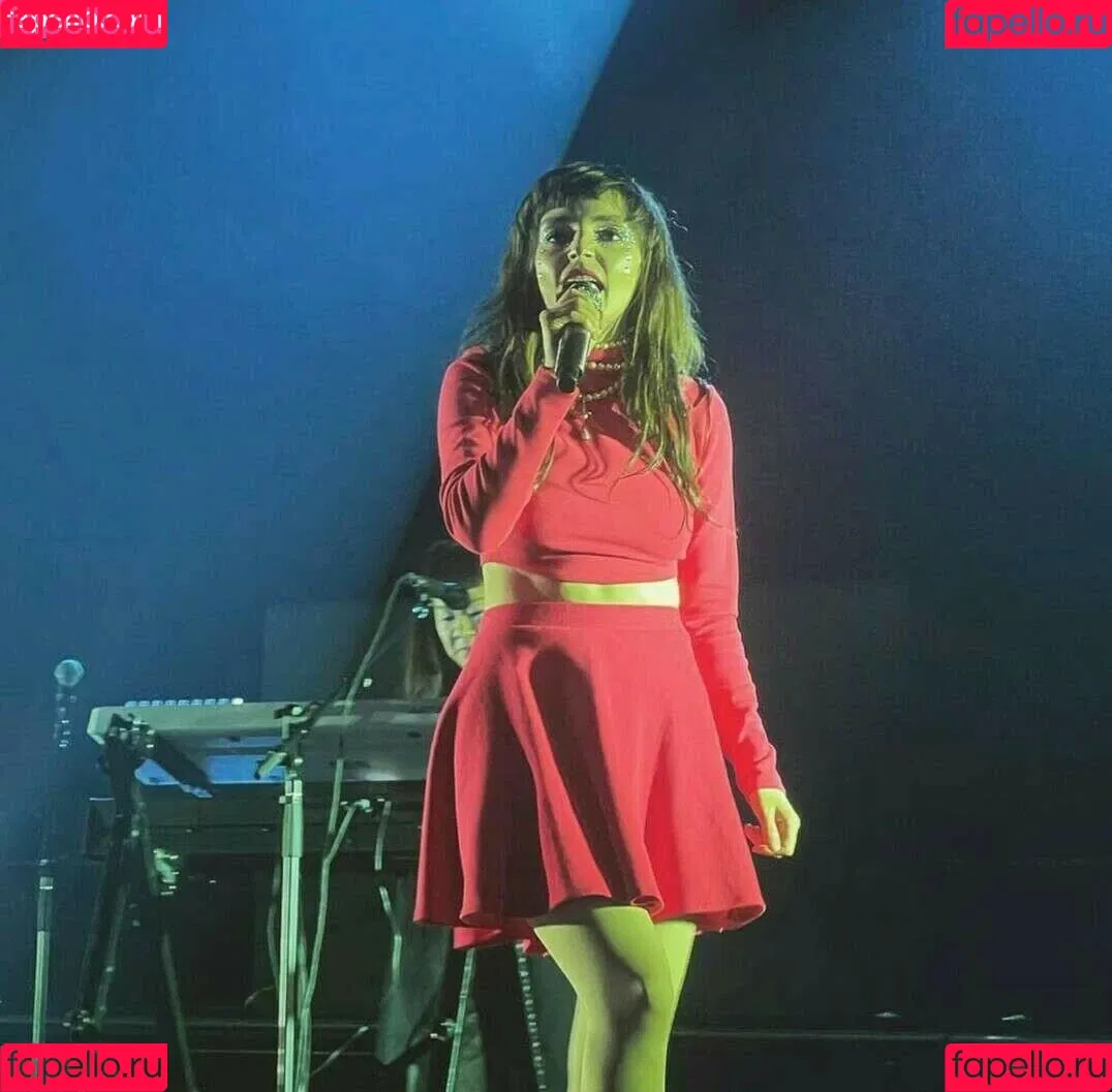Lauren Mayberry Onlyfans Photo Gallery 