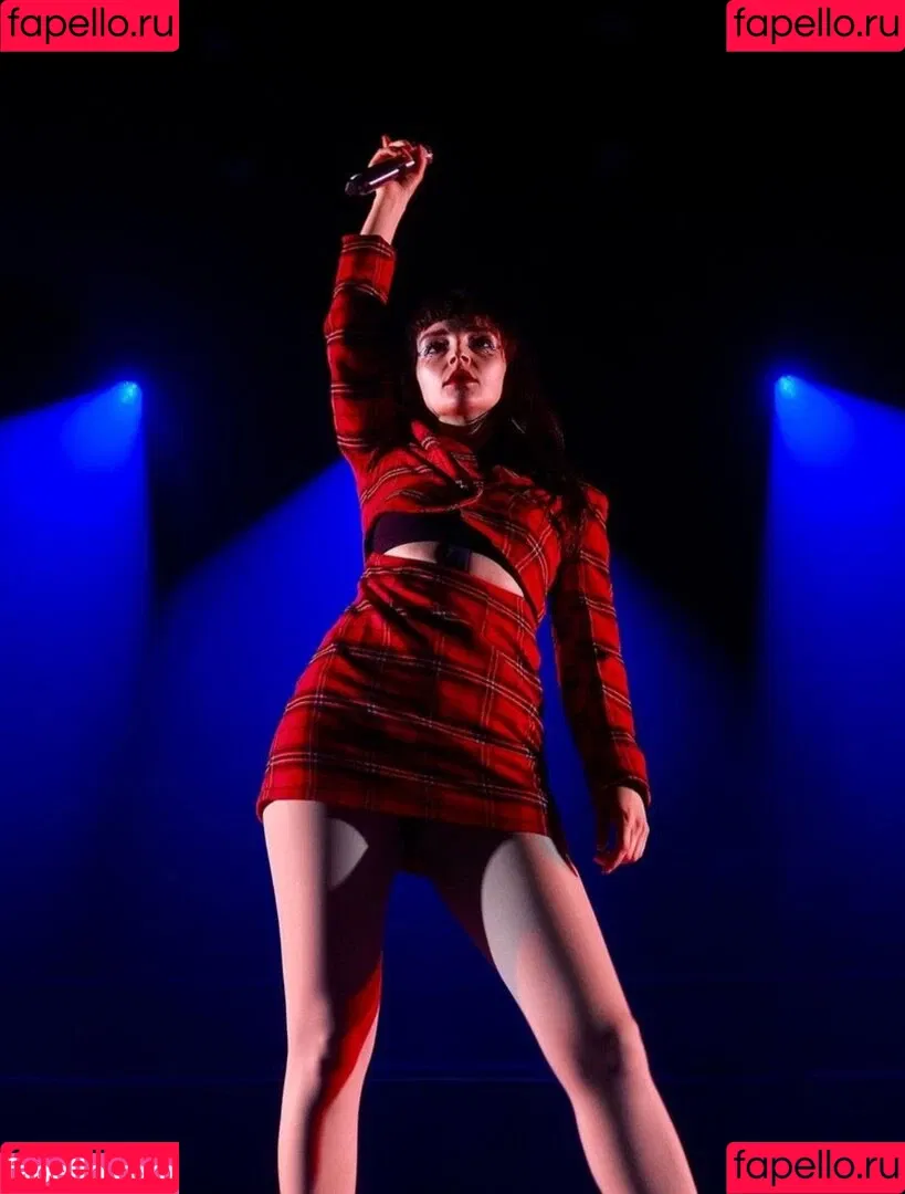 Lauren Mayberry Onlyfans Photo Gallery 