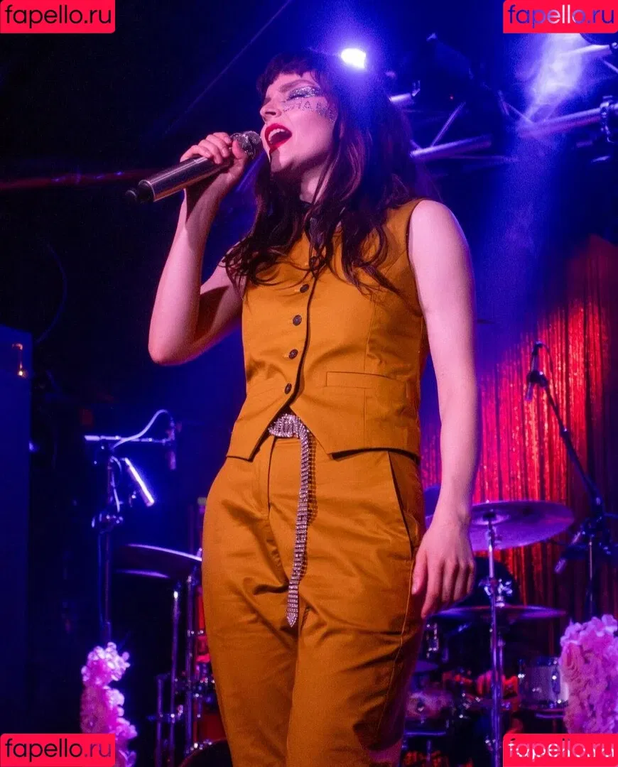 Lauren Mayberry Onlyfans Photo Gallery 