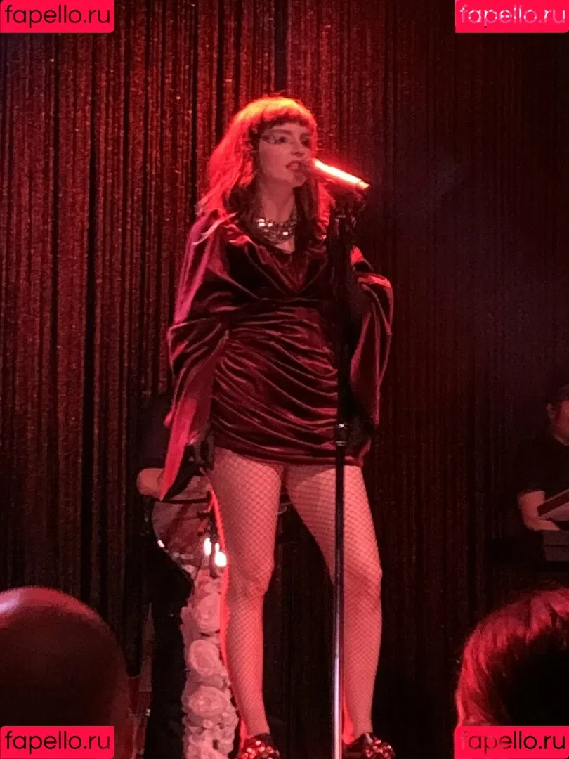 Lauren Mayberry Onlyfans Photo Gallery 