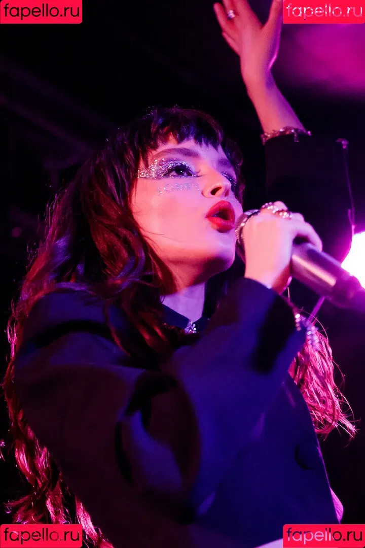 Lauren Mayberry Onlyfans Photo Gallery 