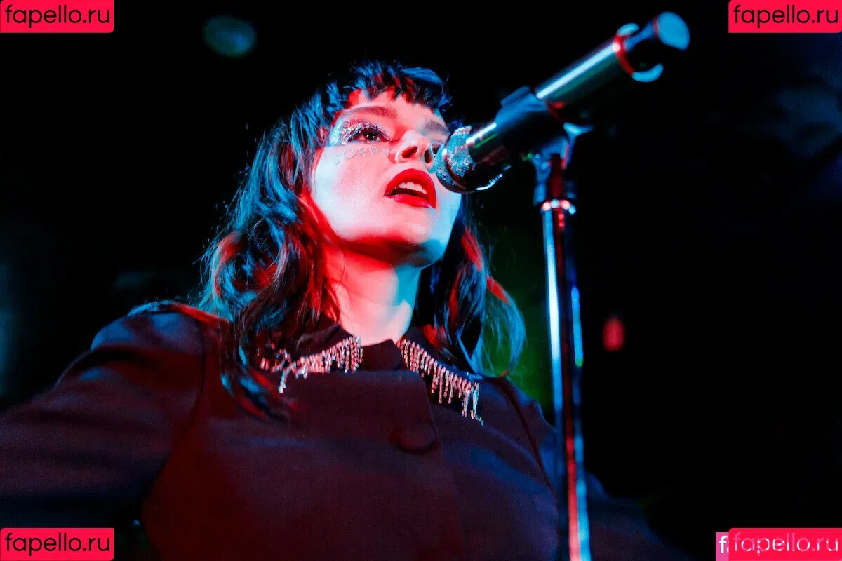 Lauren Mayberry Onlyfans Photo Gallery 