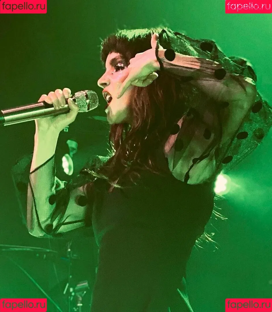 Lauren Mayberry Onlyfans Photo Gallery 