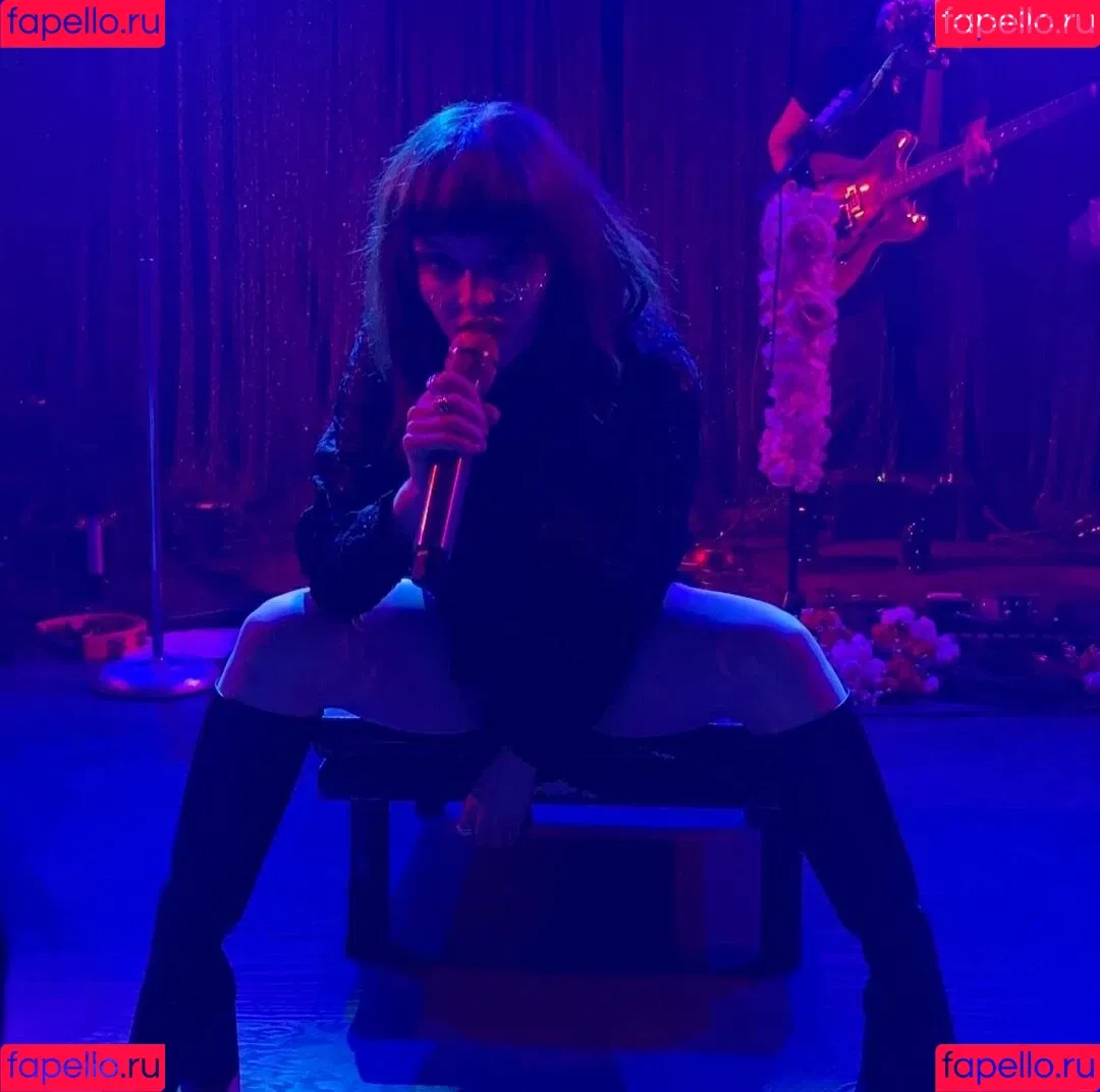 Lauren Mayberry Onlyfans Photo Gallery 
