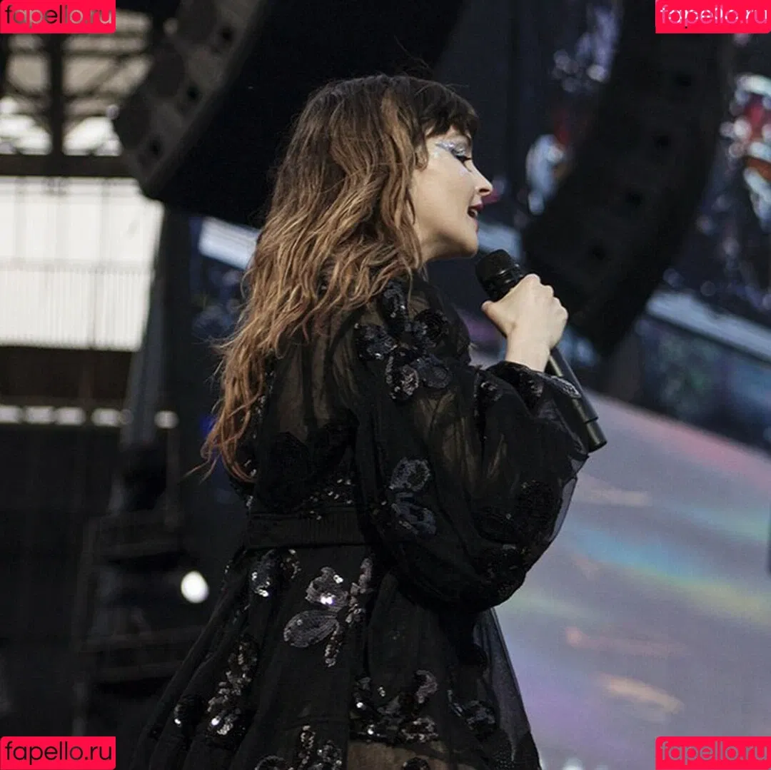 Lauren Mayberry Onlyfans Photo Gallery 