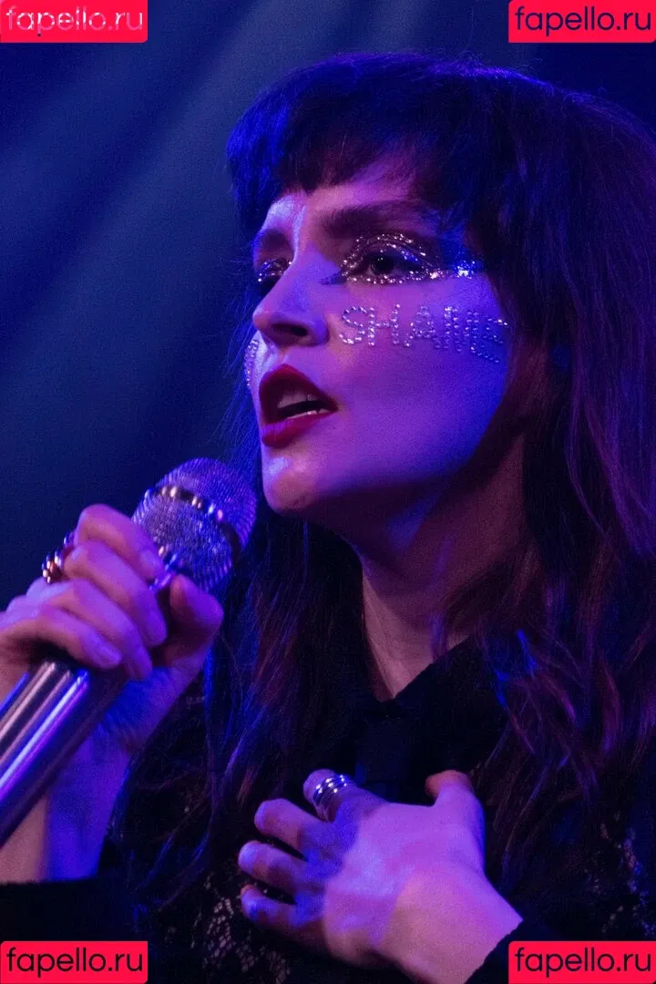 Lauren Mayberry Onlyfans Photo Gallery 