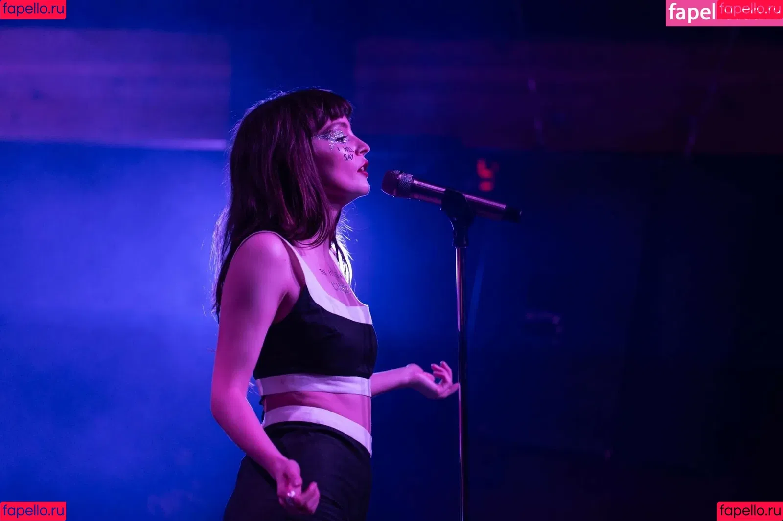 Lauren Mayberry Onlyfans Photo Gallery 