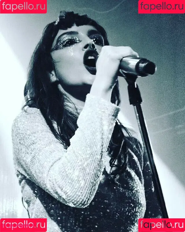Lauren Mayberry Onlyfans Photo Gallery 
