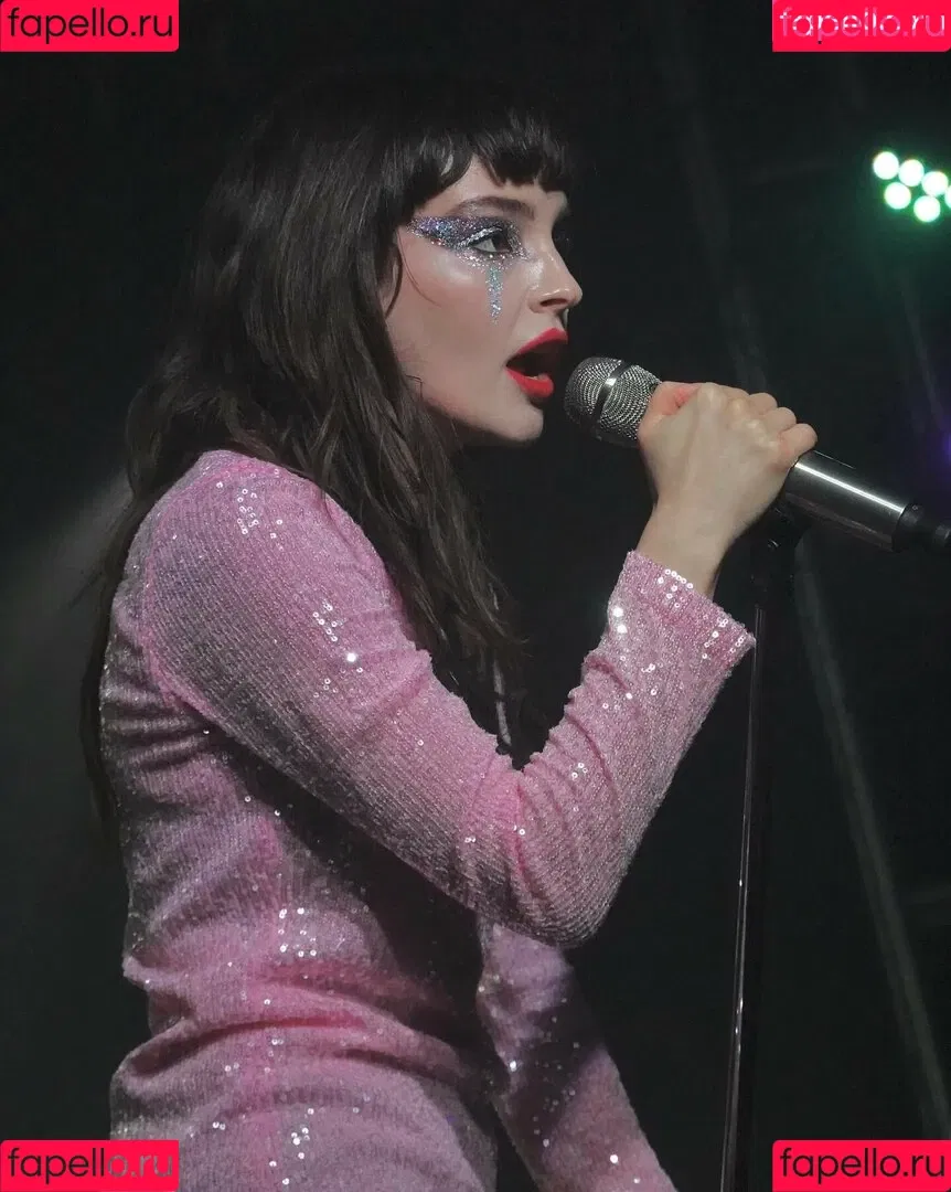 Lauren Mayberry Onlyfans Photo Gallery 
