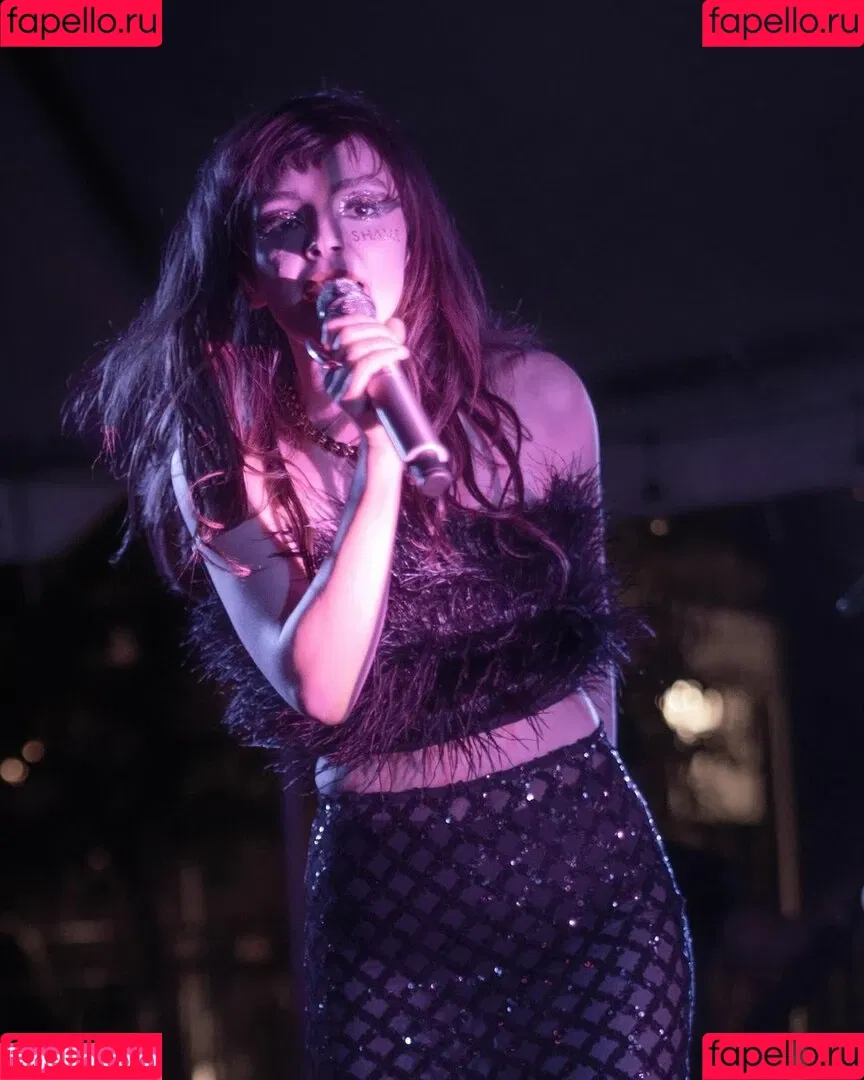 Lauren Mayberry Onlyfans Photo Gallery 