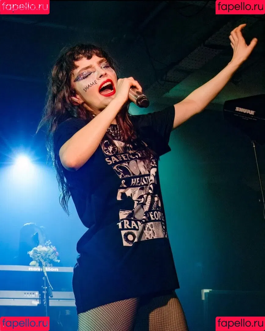 Lauren Mayberry Onlyfans Photo Gallery 