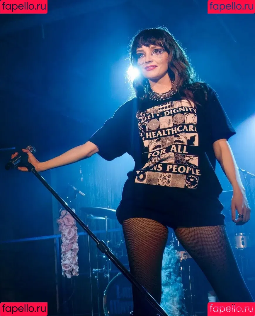 Lauren Mayberry Onlyfans Photo Gallery 