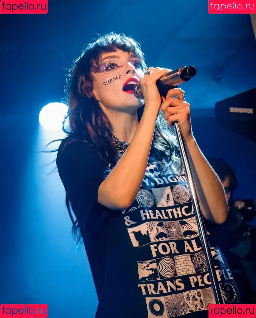 Lauren Mayberry Onlyfans Photo Gallery 