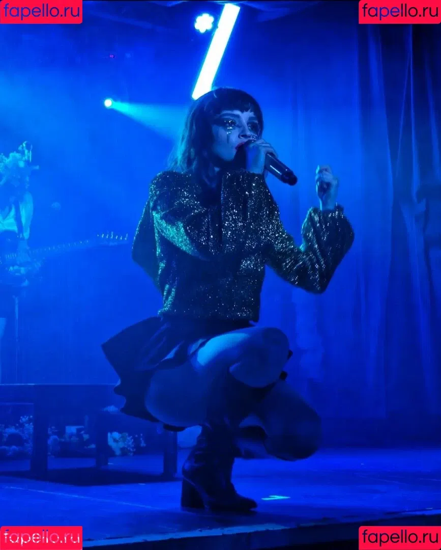 Lauren Mayberry Onlyfans Photo Gallery 