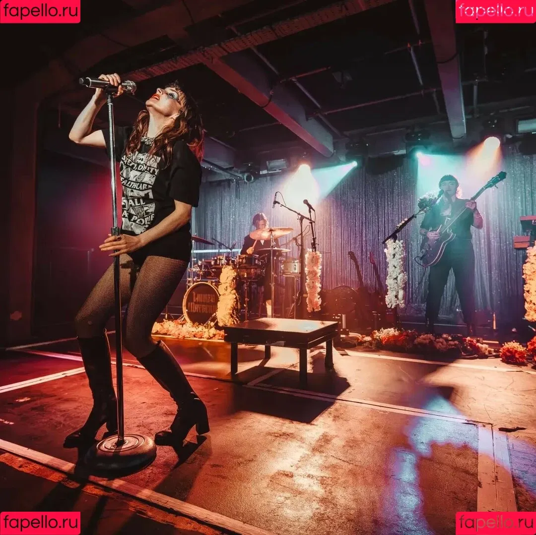 Lauren Mayberry Onlyfans Photo Gallery 