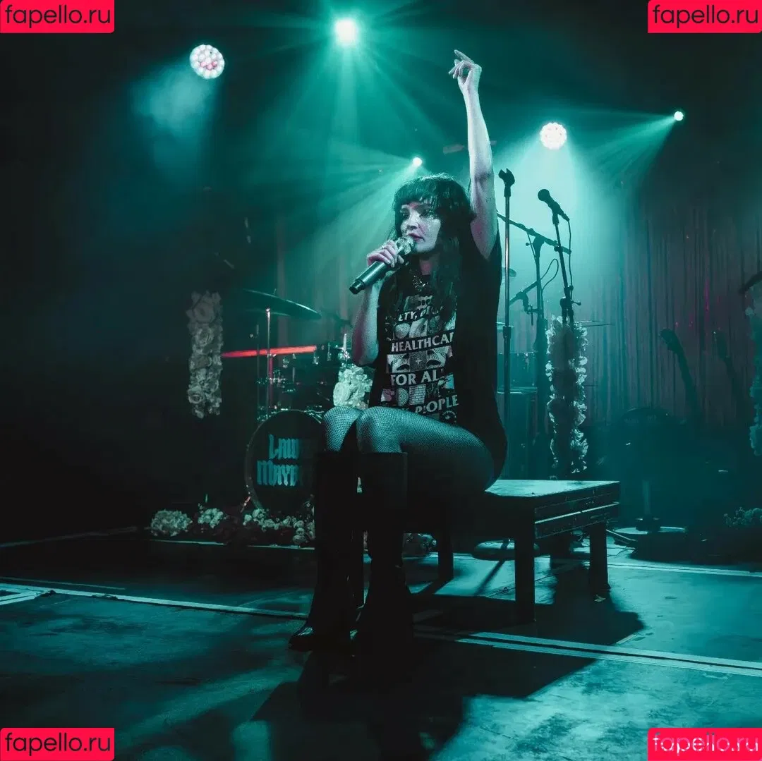 Lauren Mayberry Onlyfans Photo Gallery 