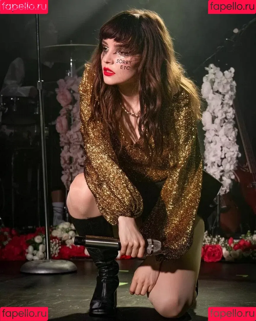 Lauren Mayberry Onlyfans Photo Gallery 