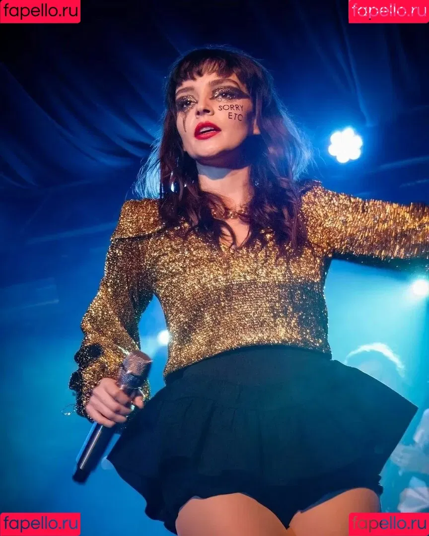 Lauren Mayberry Onlyfans Photo Gallery 