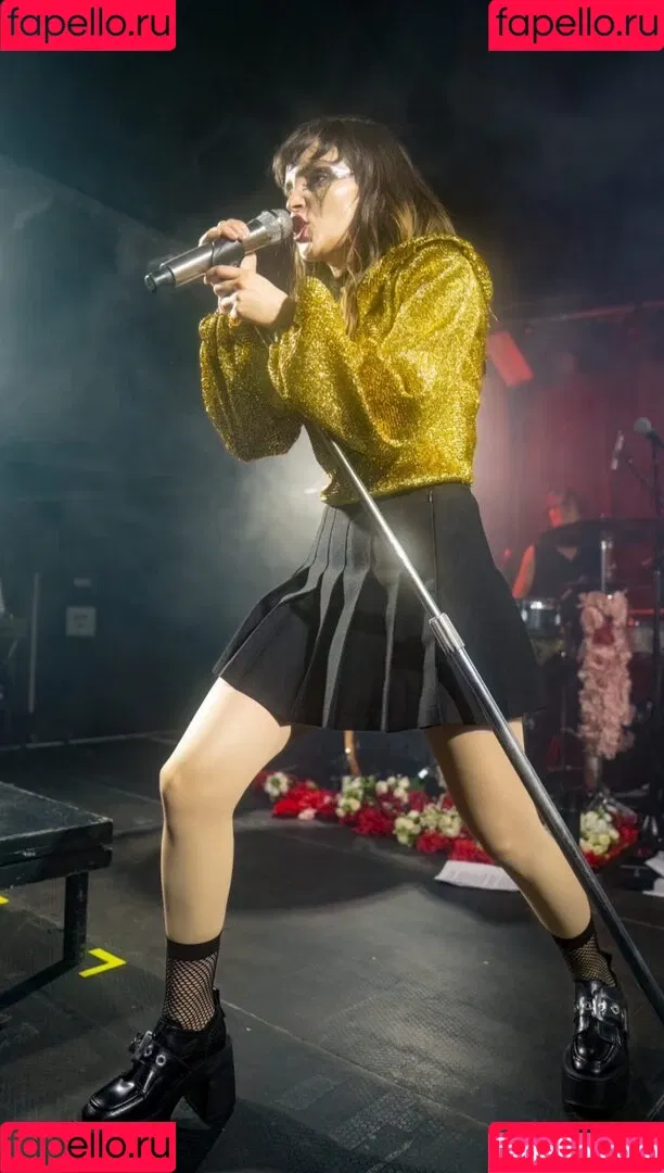 Lauren Mayberry Onlyfans Photo Gallery 