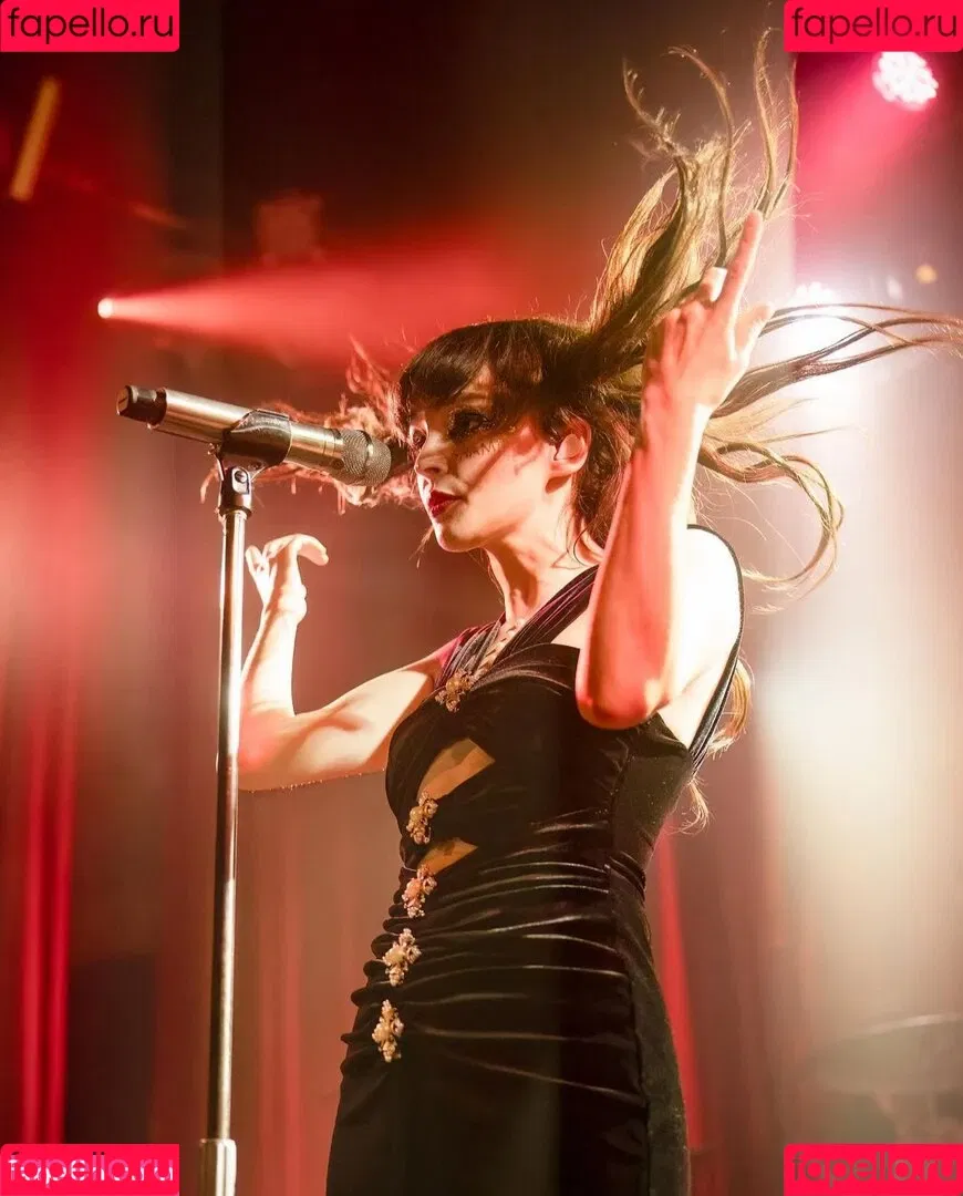 Lauren Mayberry Onlyfans Photo Gallery 