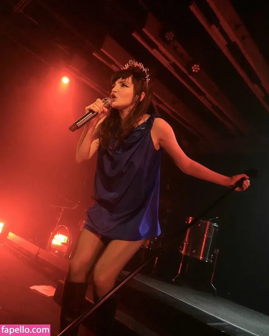 Lauren Mayberry Onlyfans Photo Gallery 
