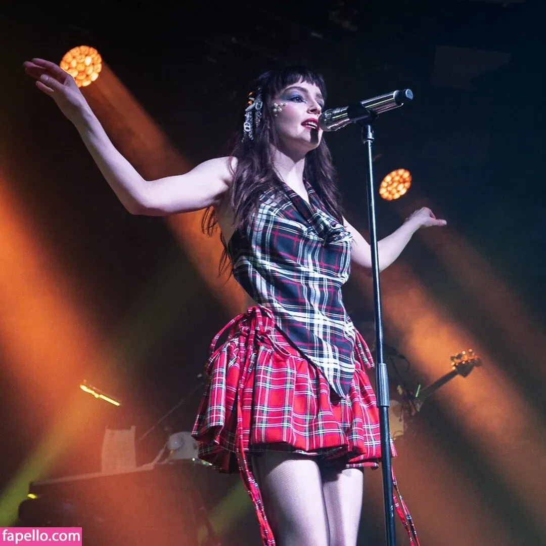 Lauren Mayberry Onlyfans Photo Gallery 