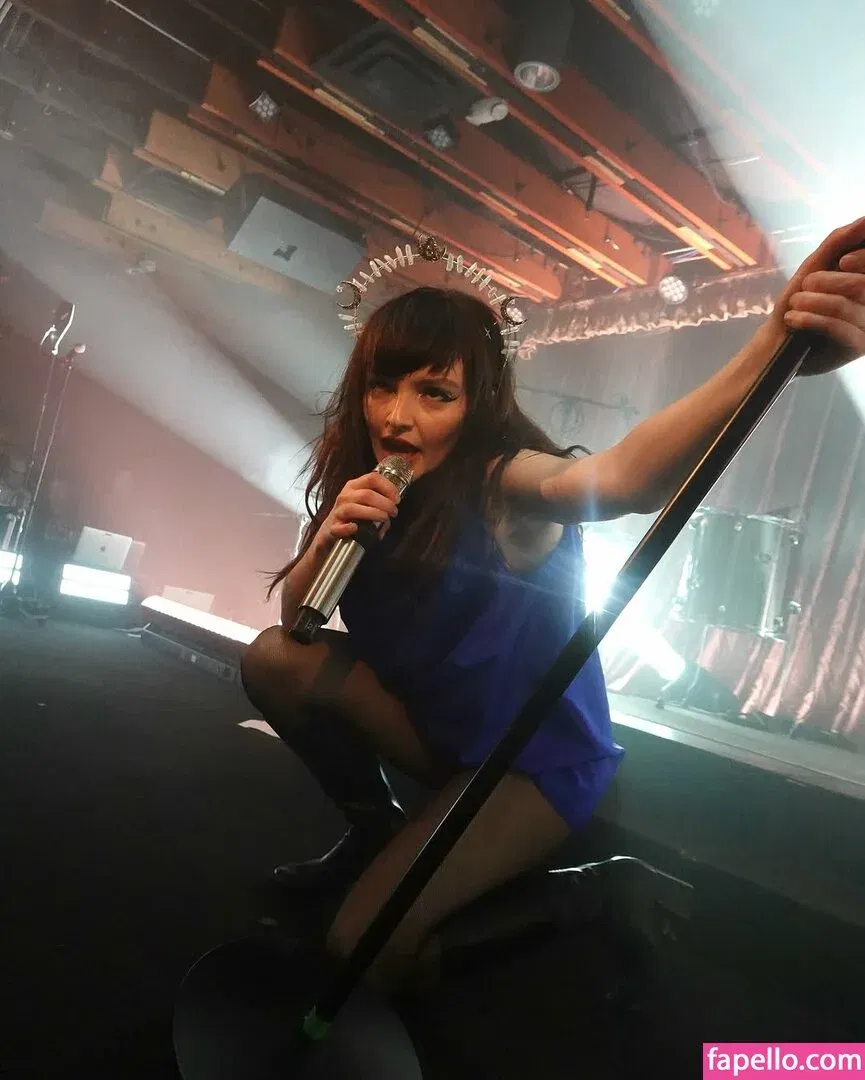 Lauren Mayberry Onlyfans Photo Gallery 