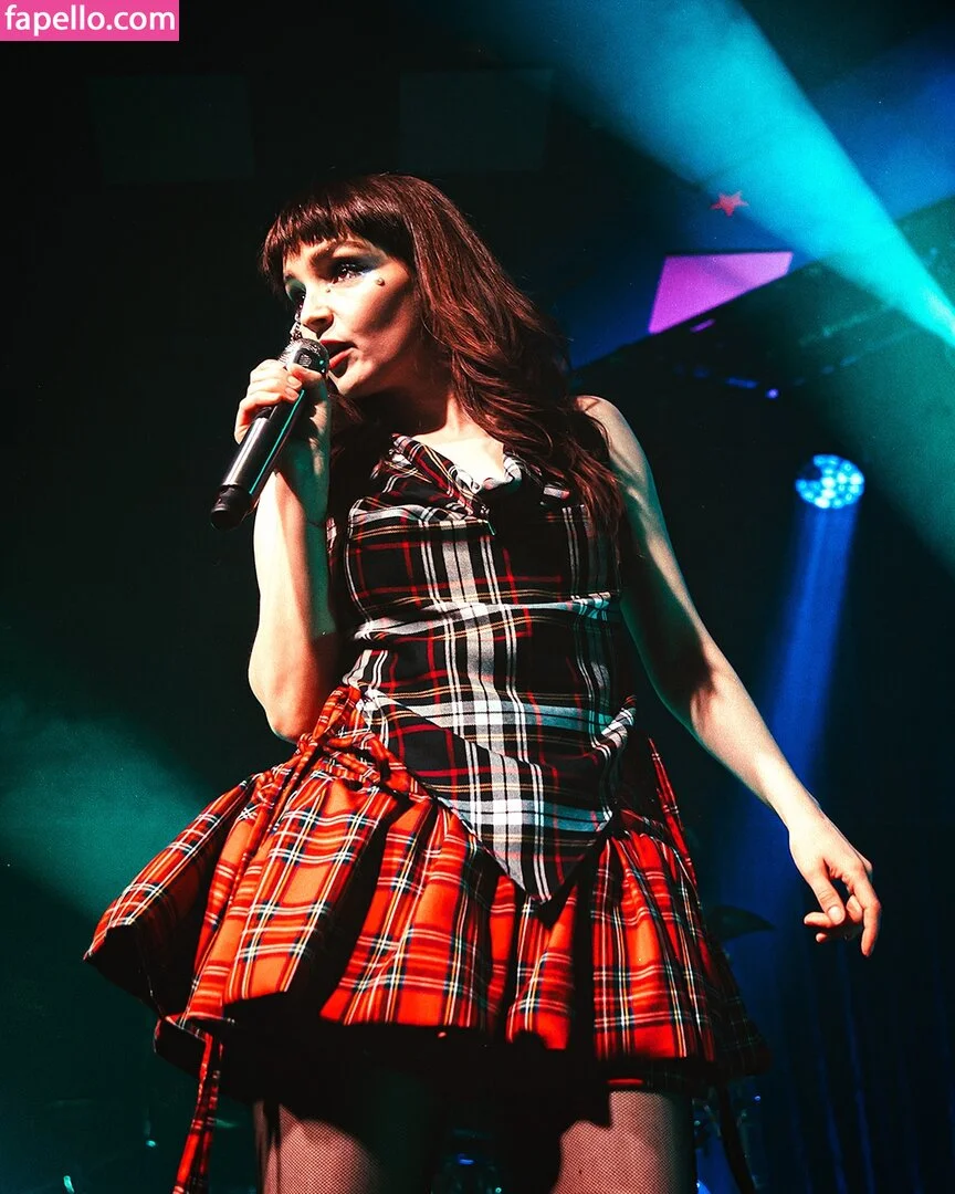 Lauren Mayberry Onlyfans Photo Gallery 