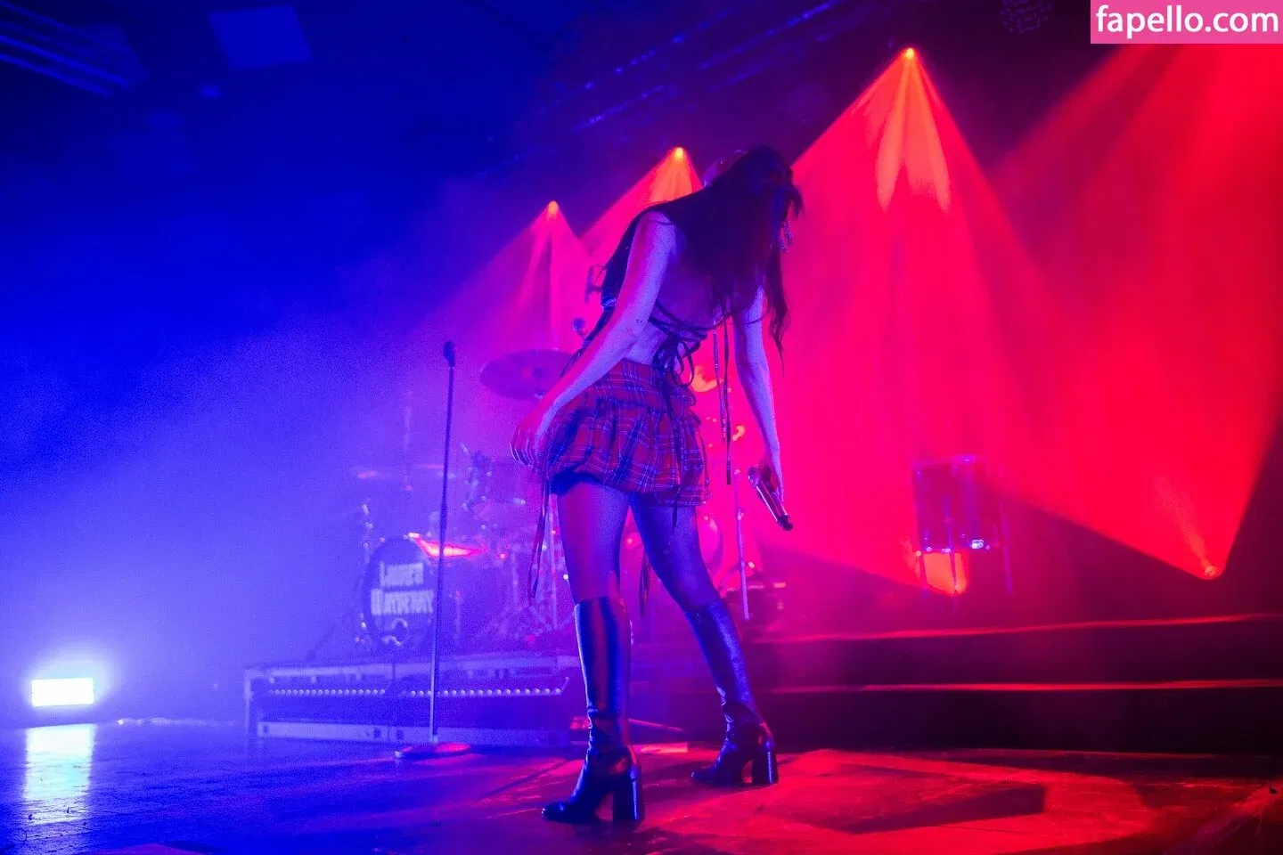 Lauren Mayberry Onlyfans Photo Gallery 