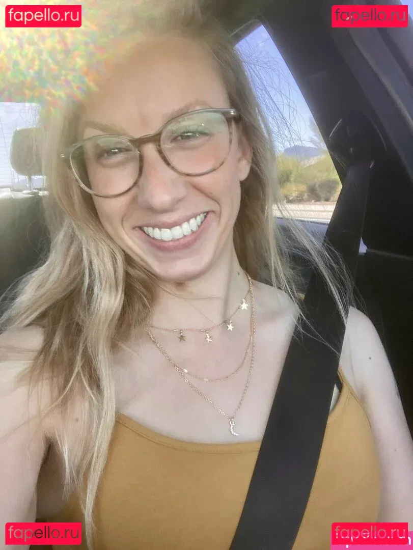 urm0m Onlyfans Photo Gallery 