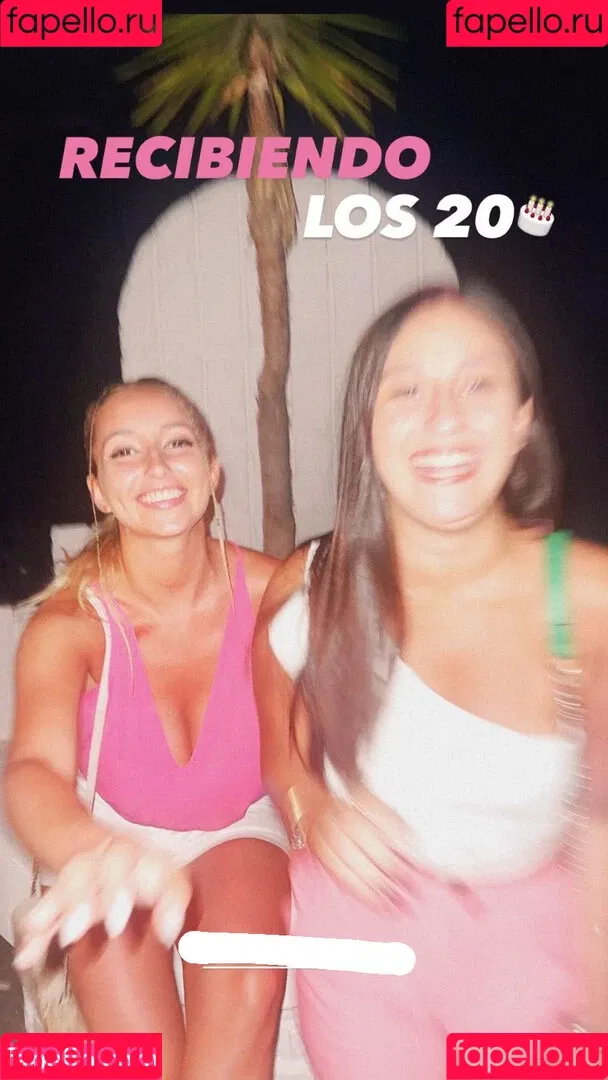 BustyAna Onlyfans Photo Gallery 
