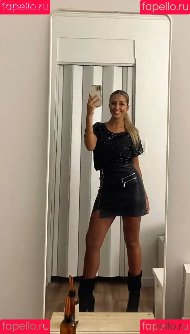 BustyAna Onlyfans Photo Gallery 