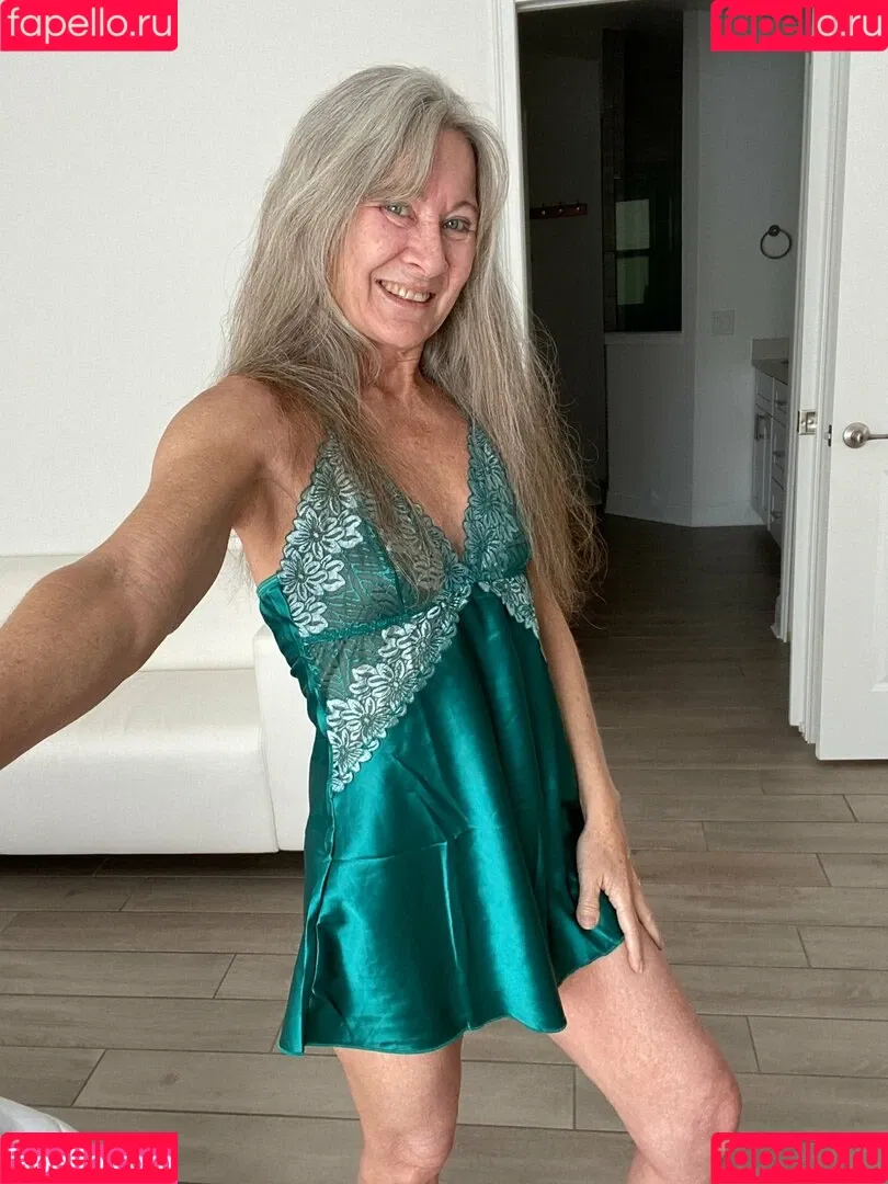theleilanilei Onlyfans Photo Gallery 