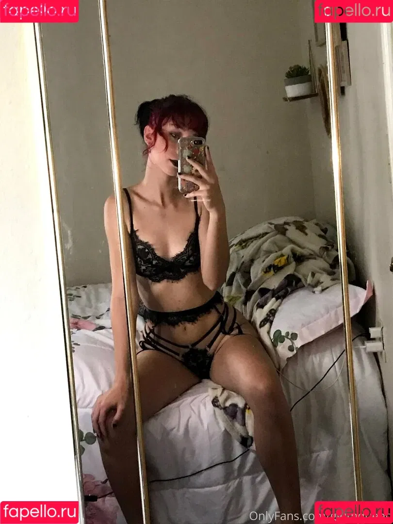 glumqueen Onlyfans Photo Gallery 