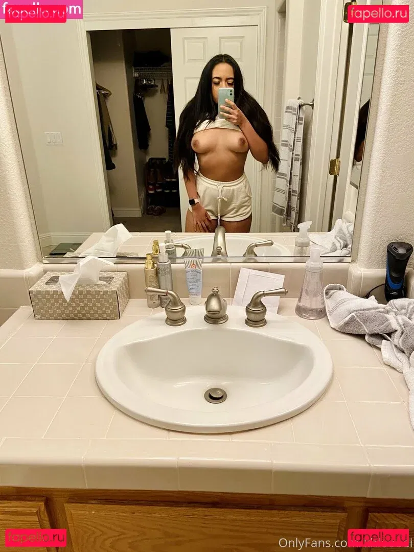 Khlokittyrisky Onlyfans Photo Gallery 