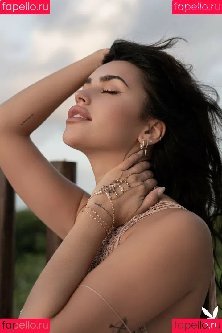 Claudia Tihan Onlyfans Photo Gallery 