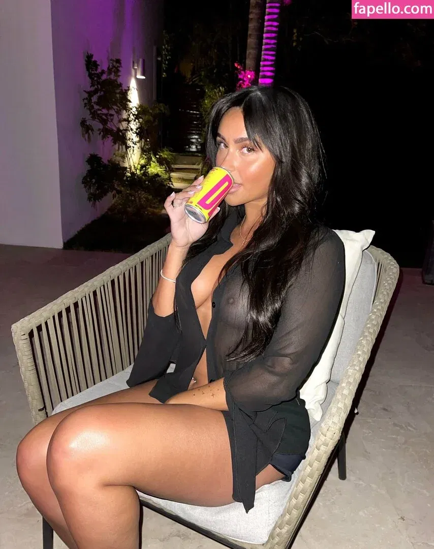 Claudia Tihan Onlyfans Photo Gallery 