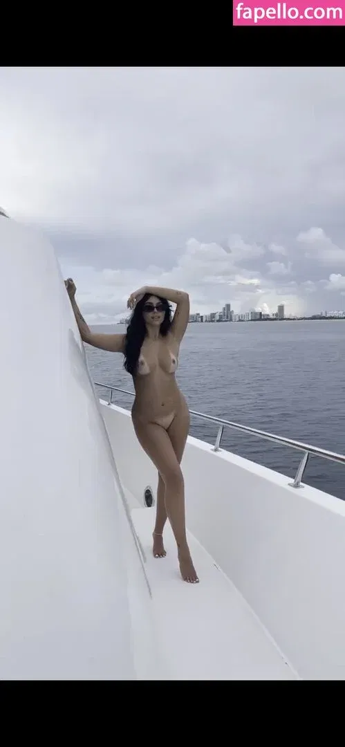 Claudia Tihan Onlyfans Photo Gallery 