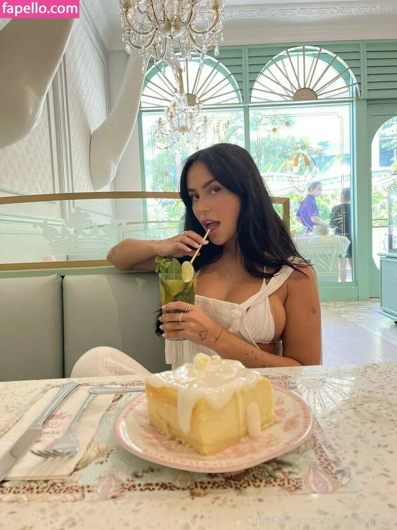 Claudia Tihan Onlyfans Photo Gallery 