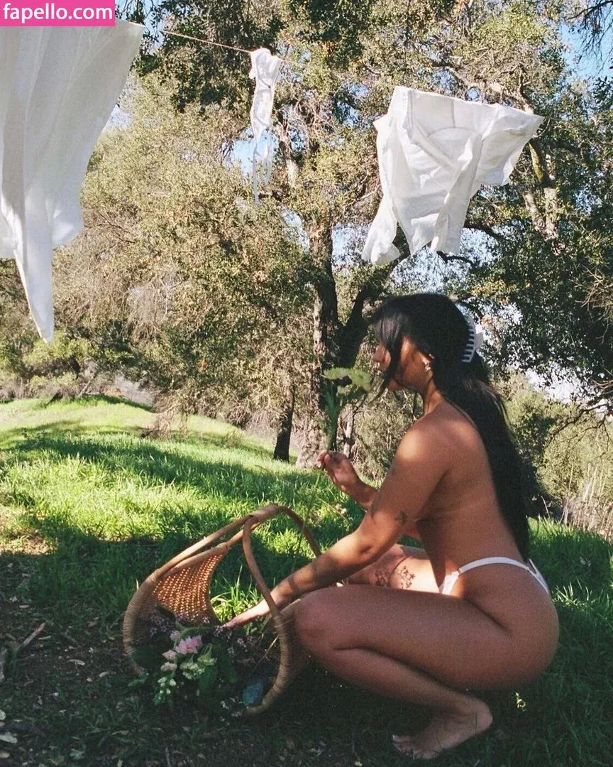 Claudia Tihan Onlyfans Photo Gallery 