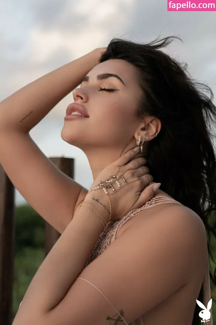 Claudia Tihan Onlyfans Photo Gallery 