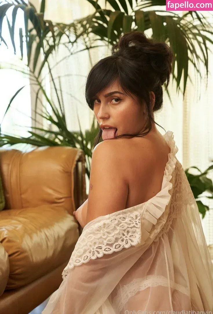 Claudia Tihan Onlyfans Photo Gallery 