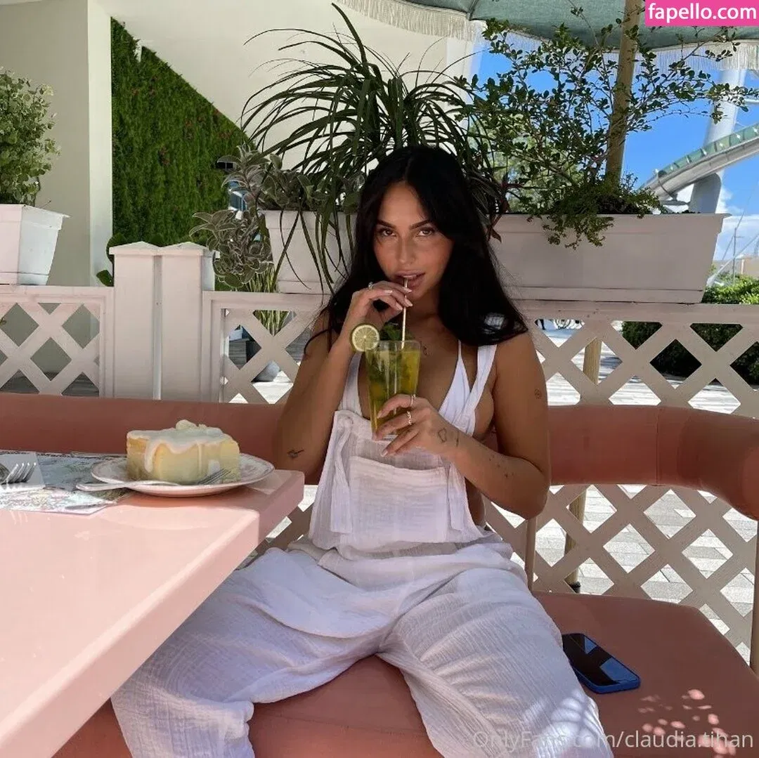 Claudia Tihan Onlyfans Photo Gallery 