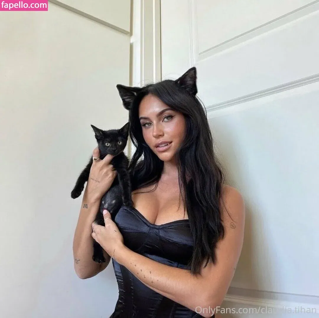 Claudia Tihan Onlyfans Photo Gallery 