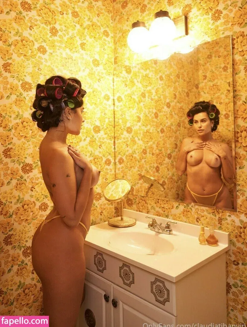 Claudia Tihan Onlyfans Photo Gallery 