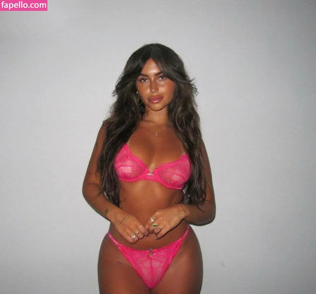 Claudia Tihan Onlyfans Photo Gallery 